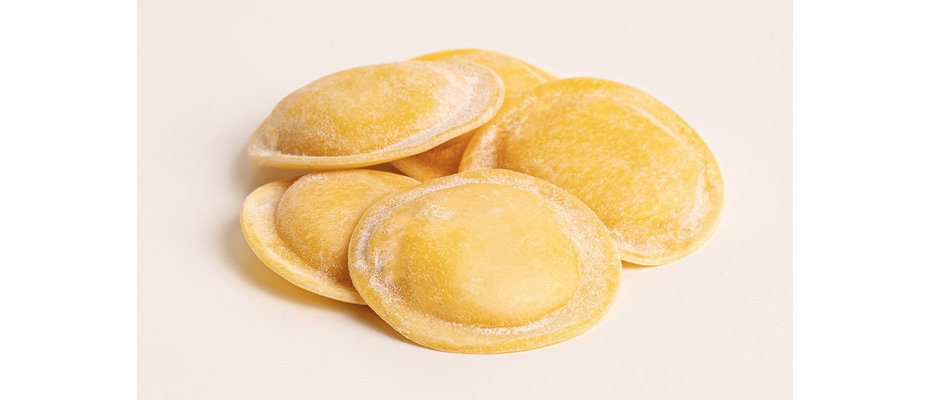 Pasta fresca ripiena tra un agnolotto e un cappelletto la magia del sentirsi a casa